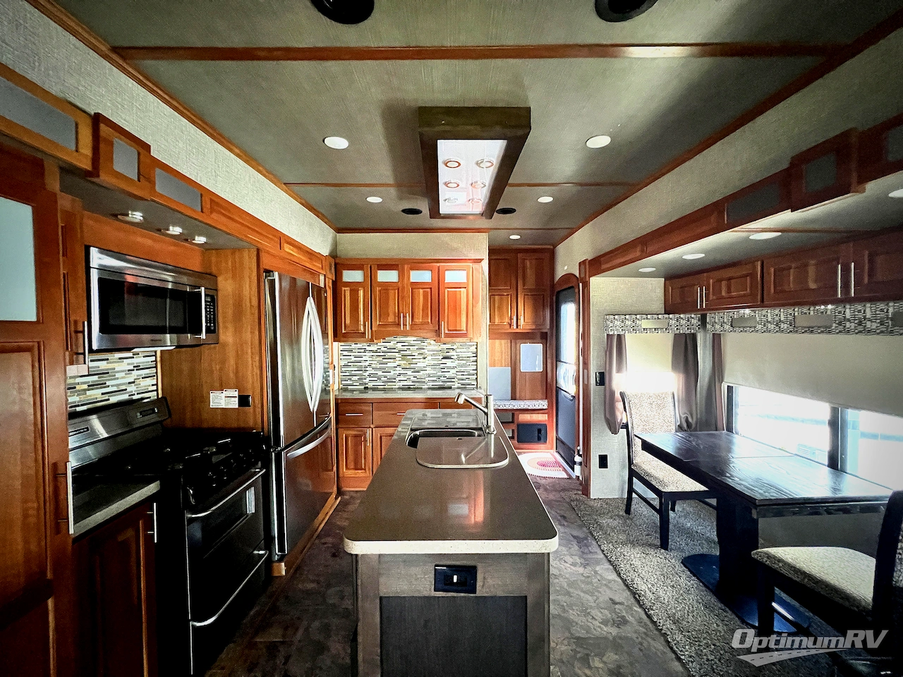 2017 Augusta RV Ambition AB-38RL Photo 4
