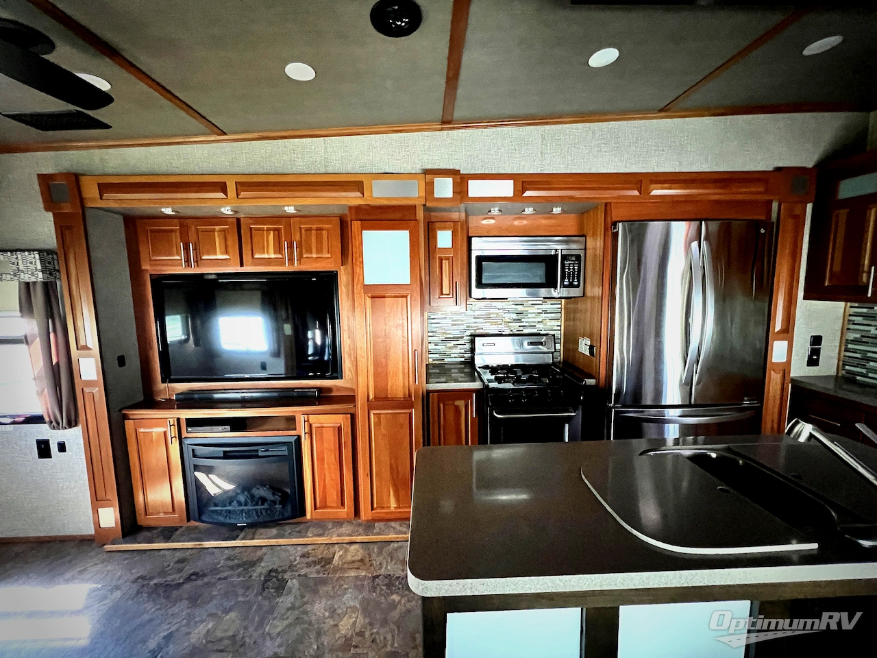 2017 Augusta RV Ambition AB-38RL Photo 6