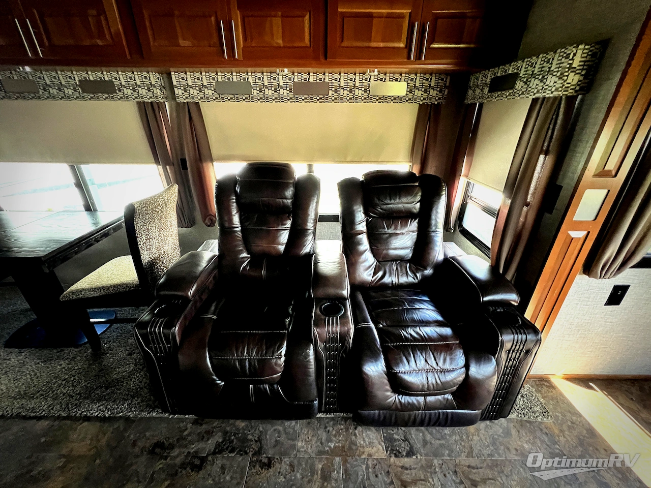 2017 Augusta RV Ambition AB-38RL Photo 11