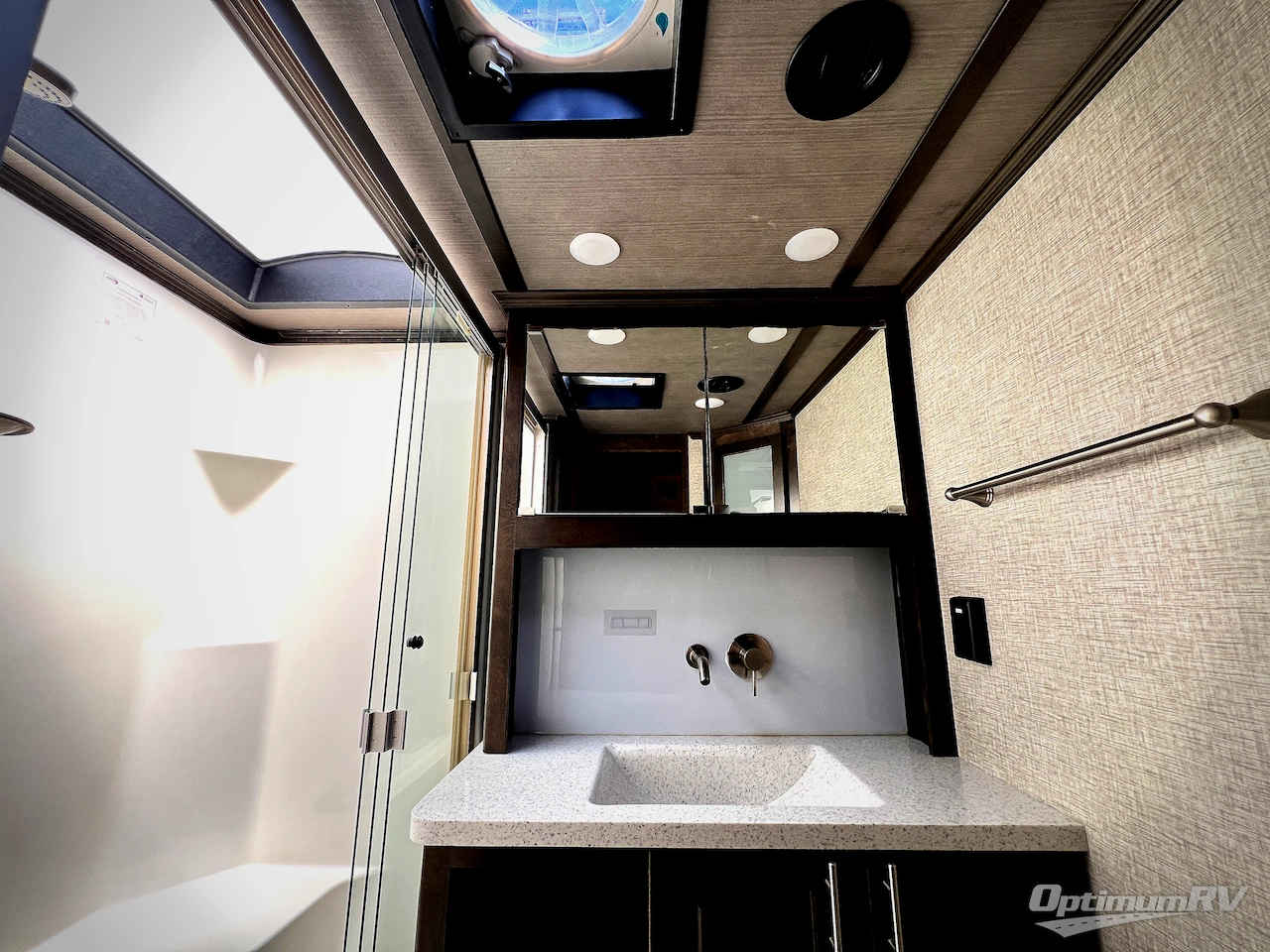 2017 Augusta RV Ambition AB-38RL Photo 14