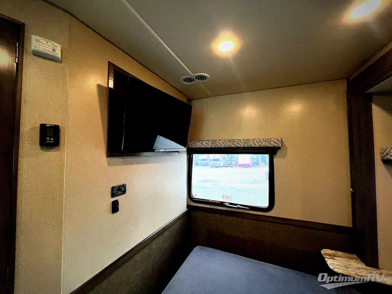 2018 Holiday Rambler Admiral 28A Photo 19