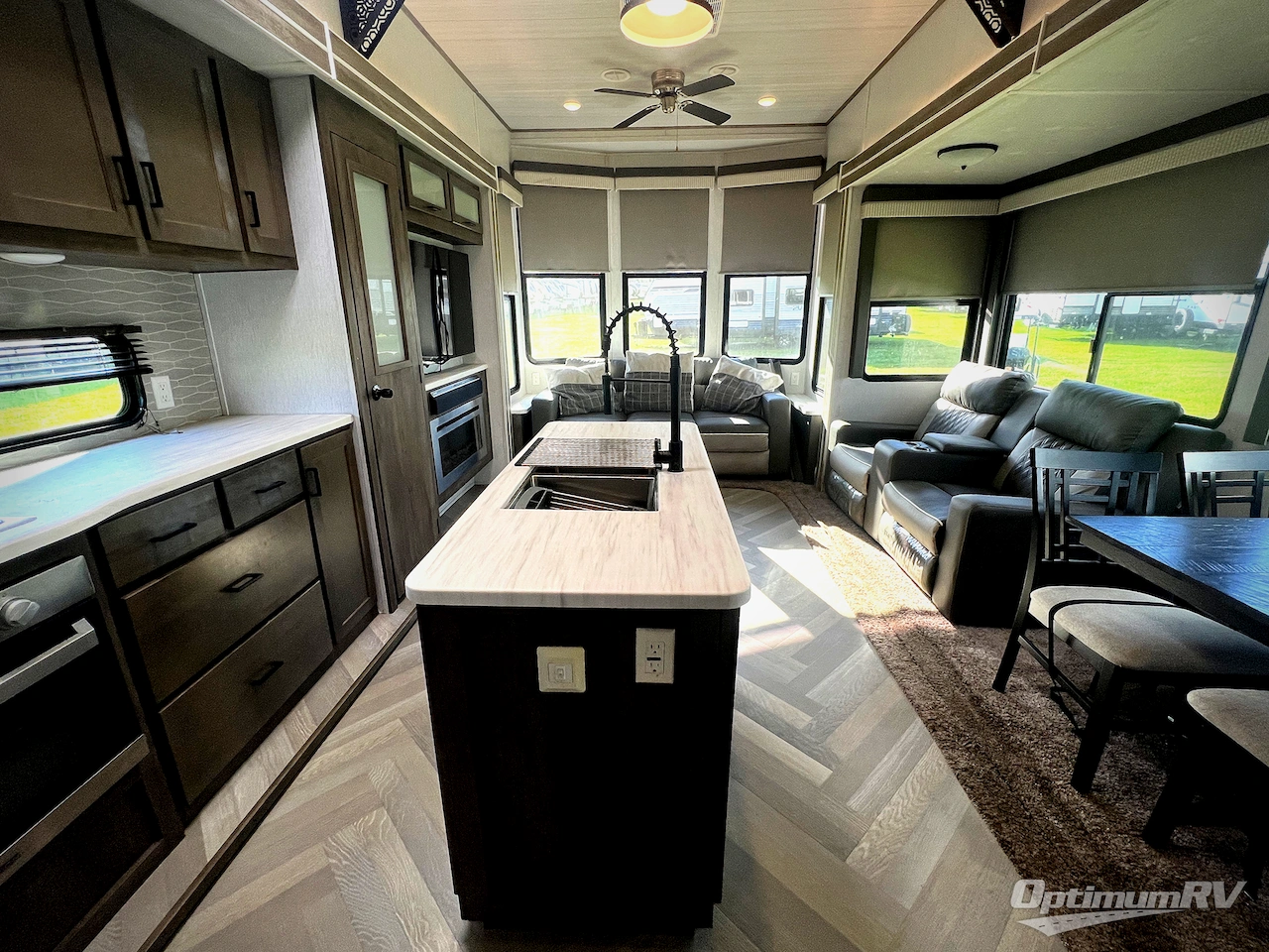 2022 Forest River Wildwood Grand Lodge 42FLDL Photo 4