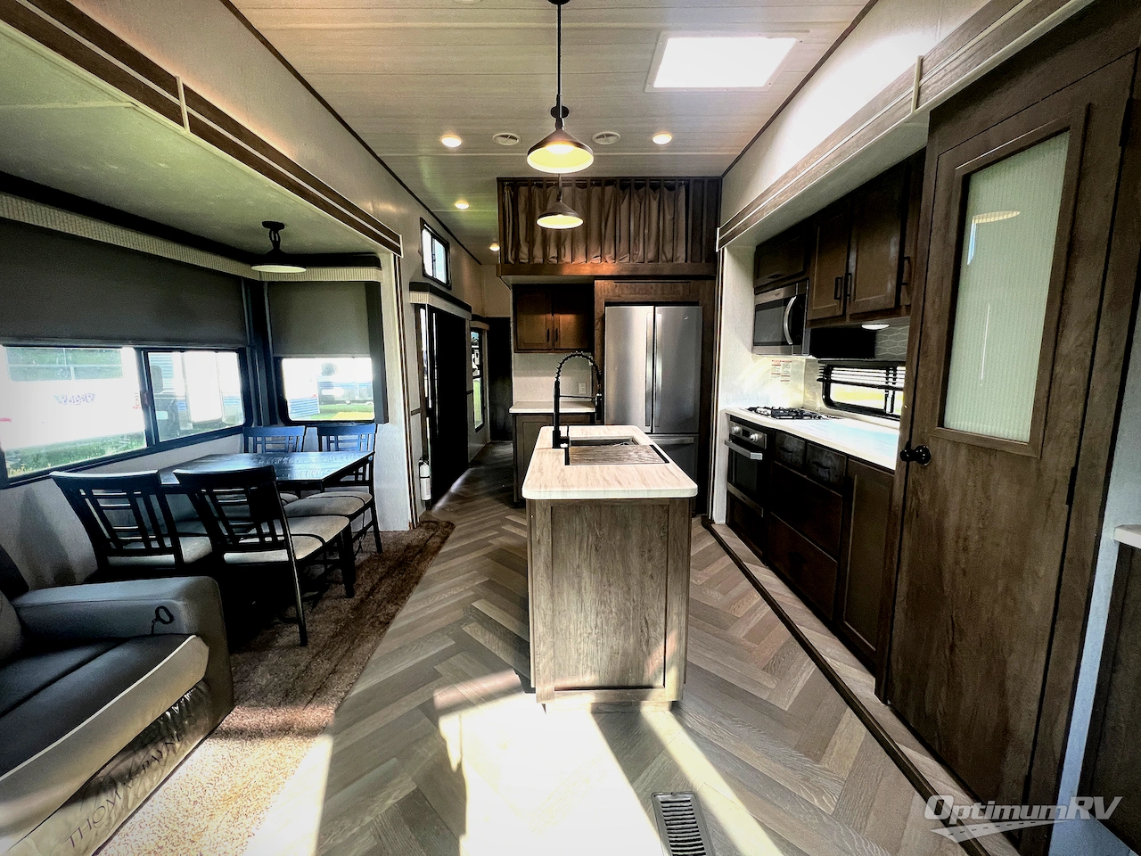 2022 Forest River Wildwood Grand Lodge 42FLDL Photo 5