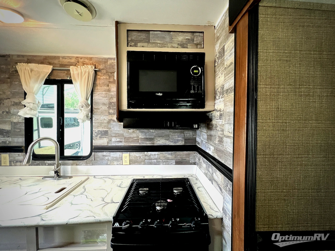2015 Dutchmen Aspen Trail 2390RKS Photo 11