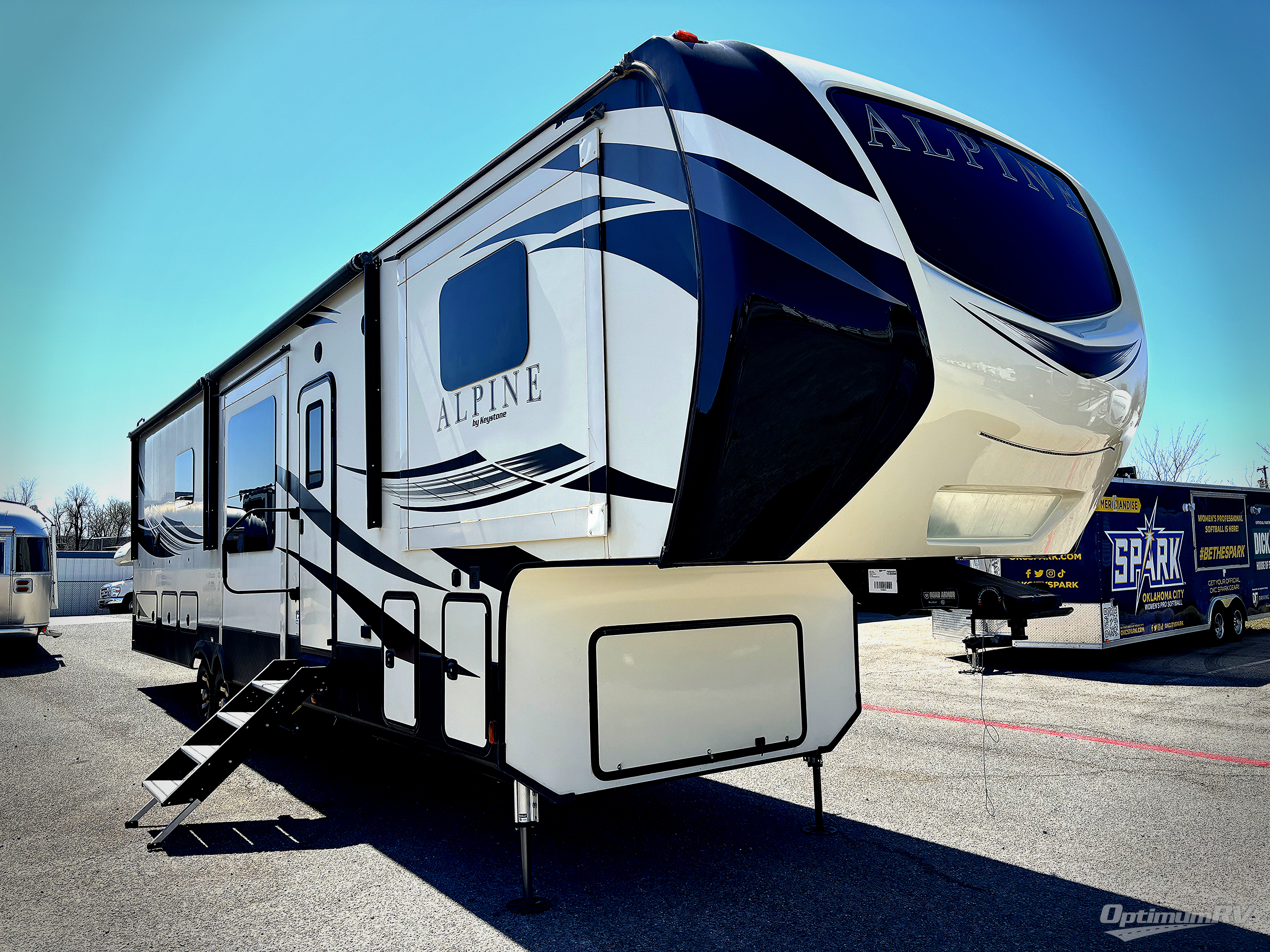 SOLD! - Used 2019 Keystone alpine 3701FL Fifth Wheel at Optimum RV