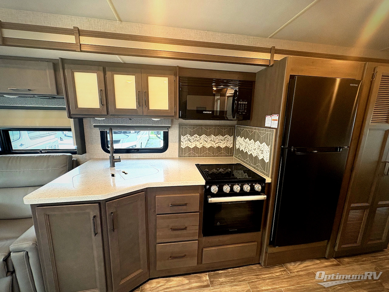 2023 Thor Hurricane 34R Photo 11