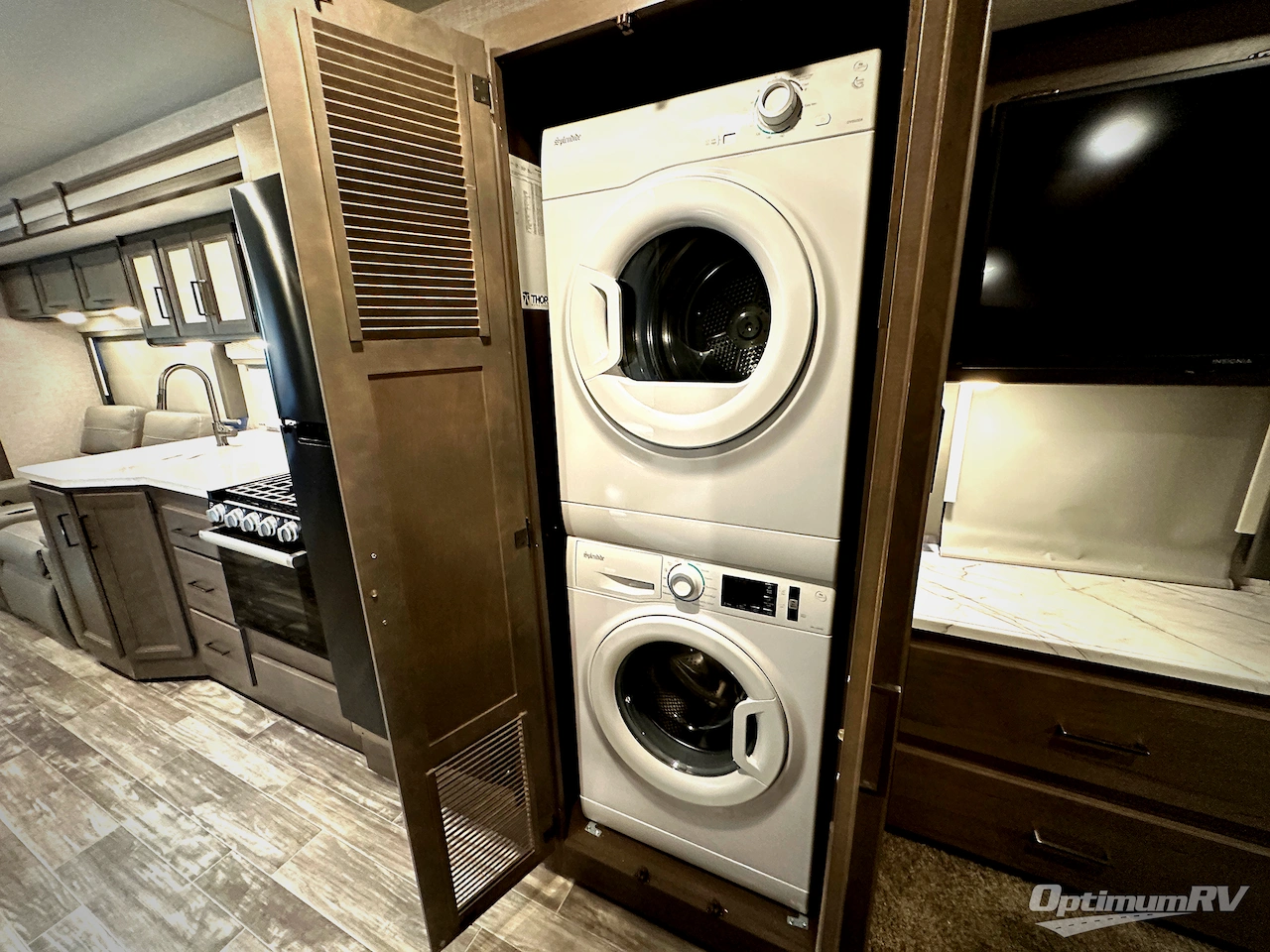 2023 Thor Hurricane 34R Photo 17