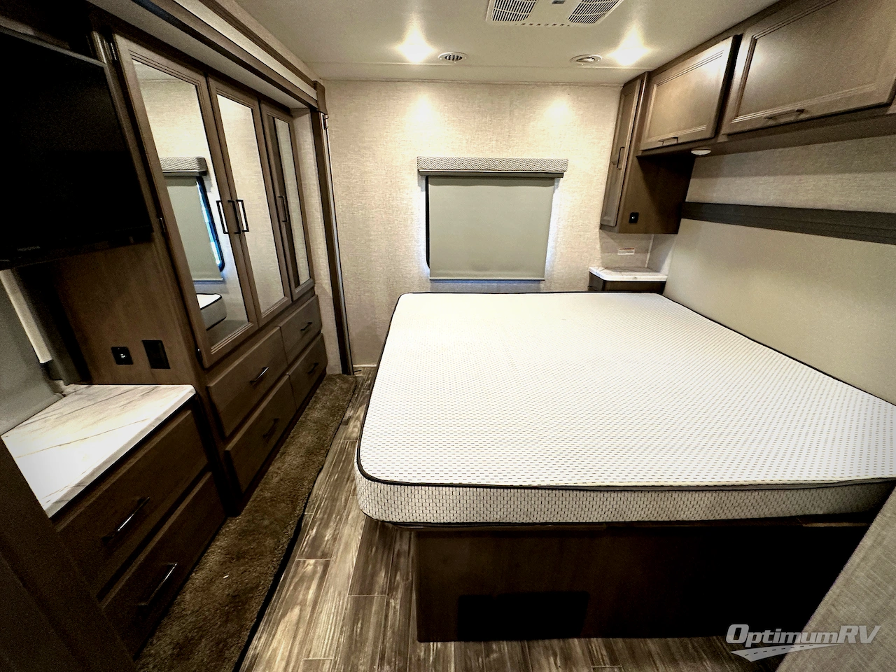 2023 Thor Hurricane 34R Photo 21