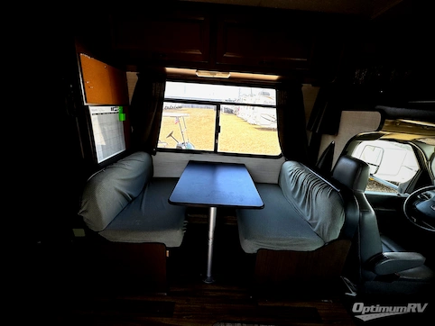 2020 Thor Majestic 23A RV Photo 4