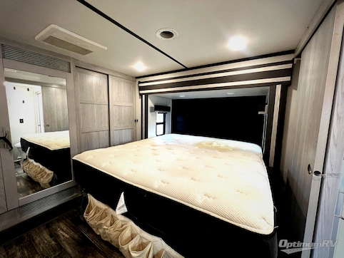 2022 Keystone Fuzion 424 RV Photo 4