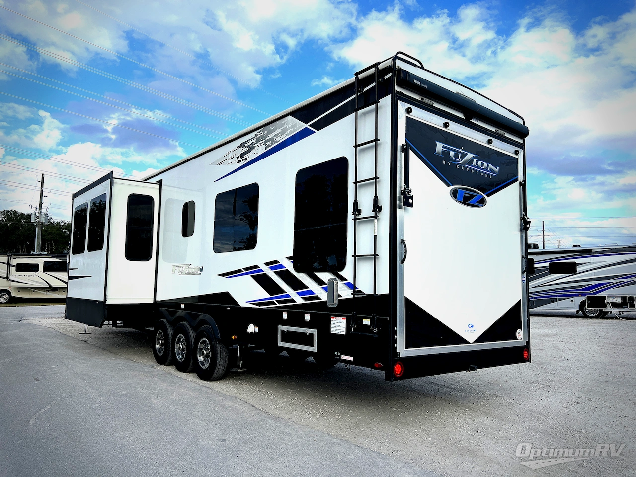 2022 Keystone Fuzion 424 Photo 2