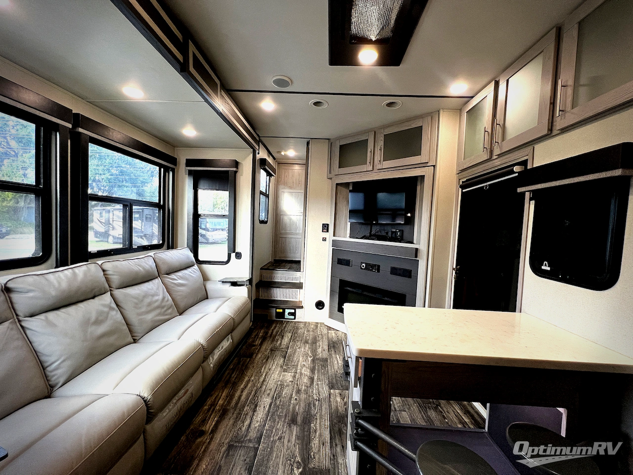 2022 Keystone Fuzion 424 Photo 5