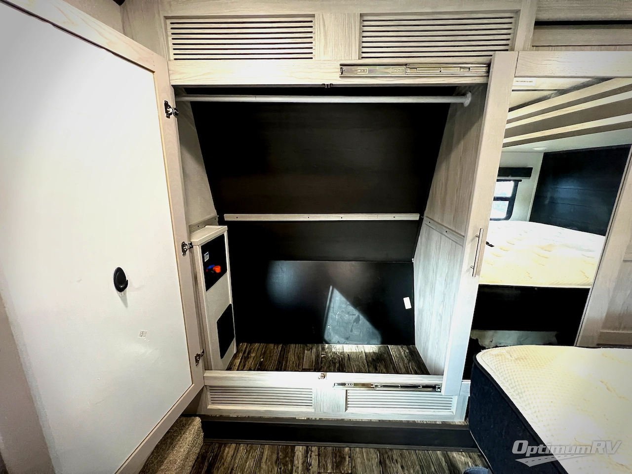2022 Keystone Fuzion 424 Photo 21