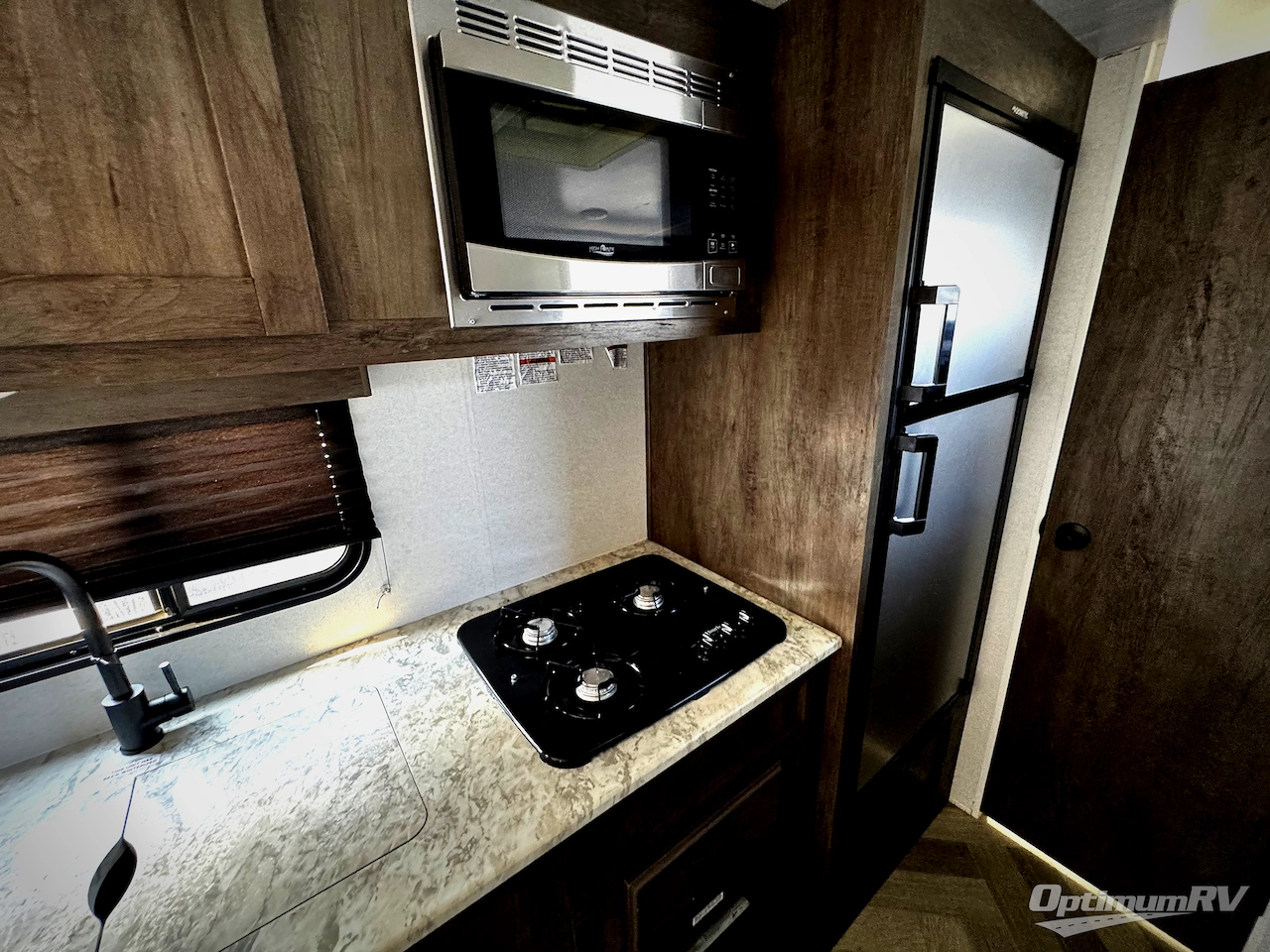 2021 Forest River EVO Select 177BQ Photo 6
