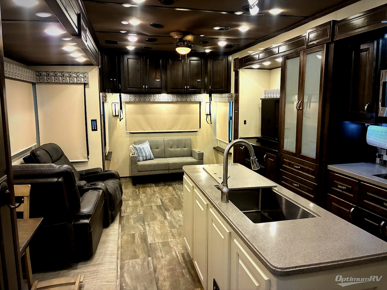 2018 Luxe by the RV Factory Luxe Elite 42RL Photo 6