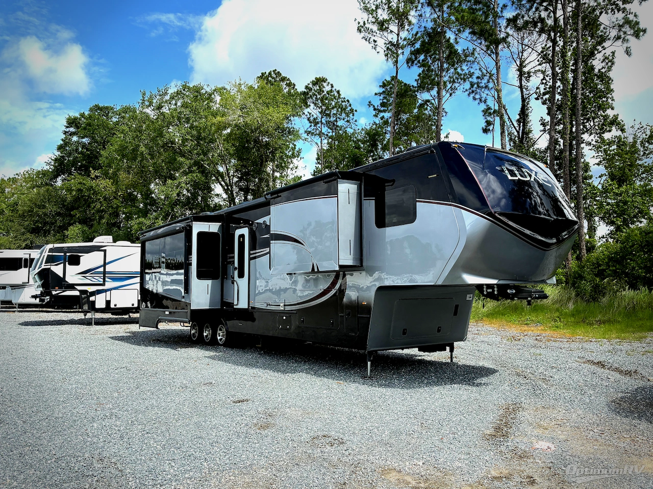 2018 Luxe by the RV Factory Luxe Elite 42RL Photo 1