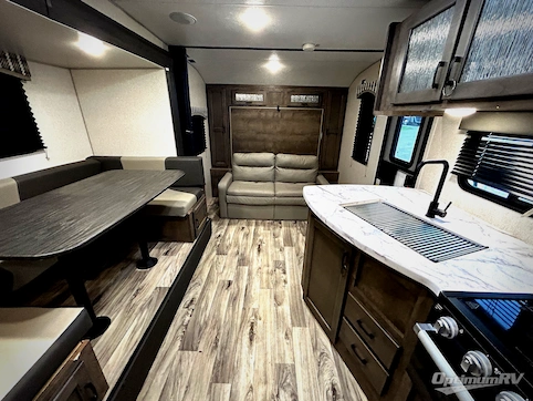 2022 Venture Sonic SN220VRB RV Photo 2