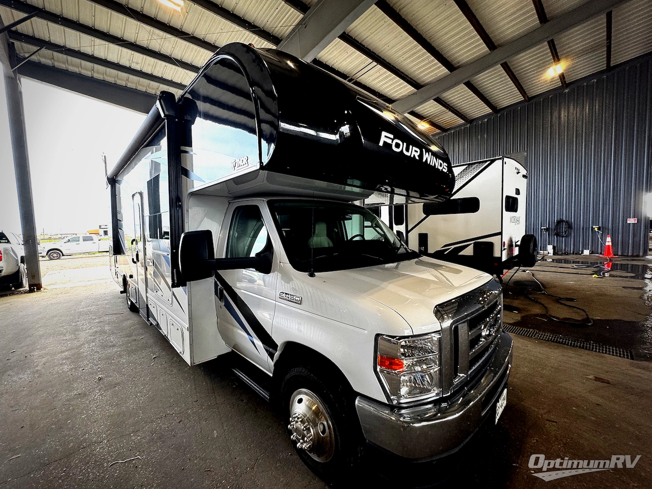 2022 Thor Four Winds 31W Photo 1