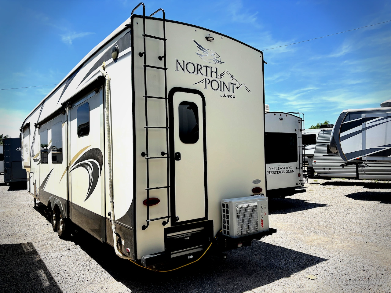 2018 Jayco North Point 379DBFS Photo 3