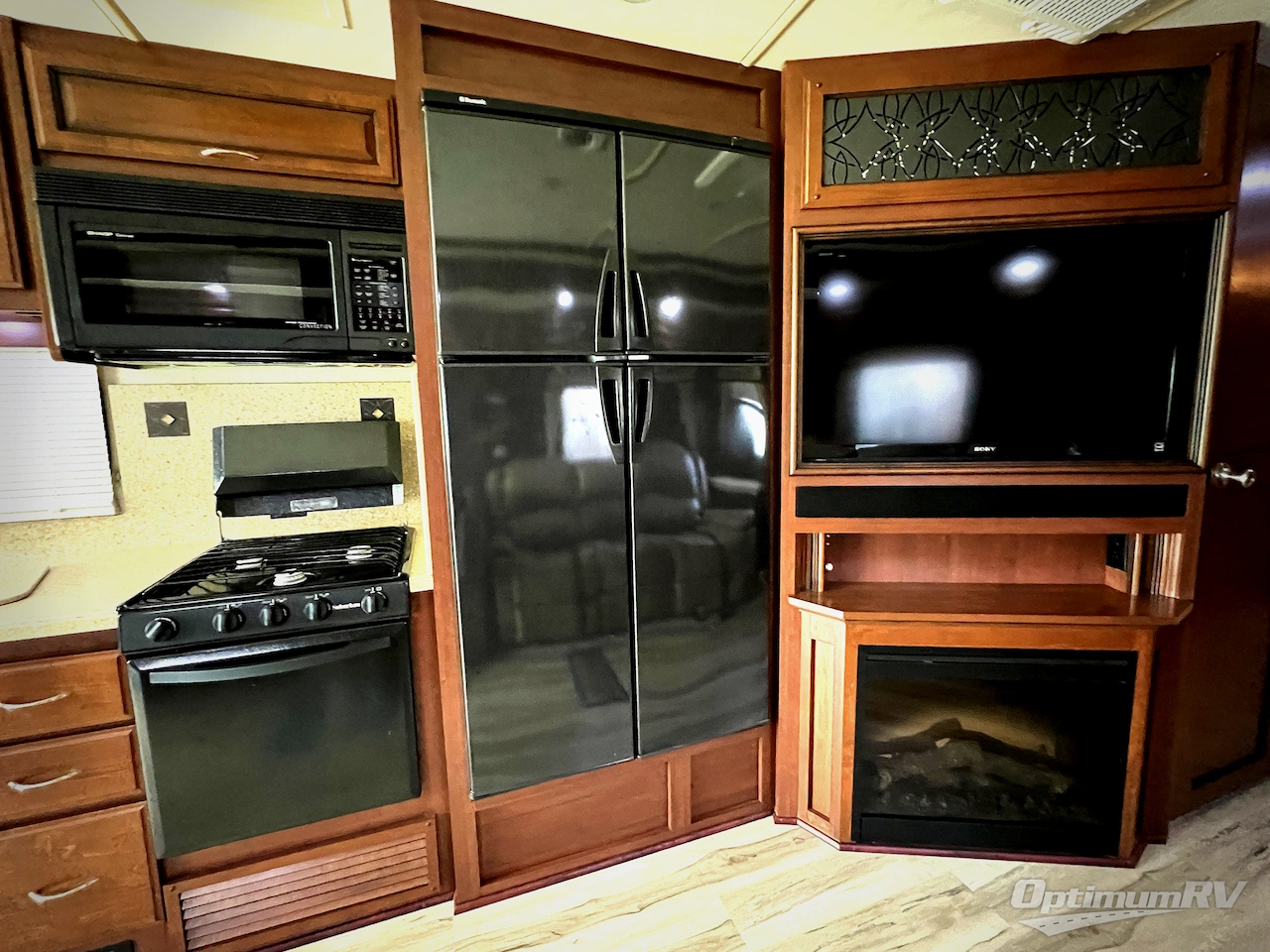 2012 Fleetwood Bounder 35K Photo 12