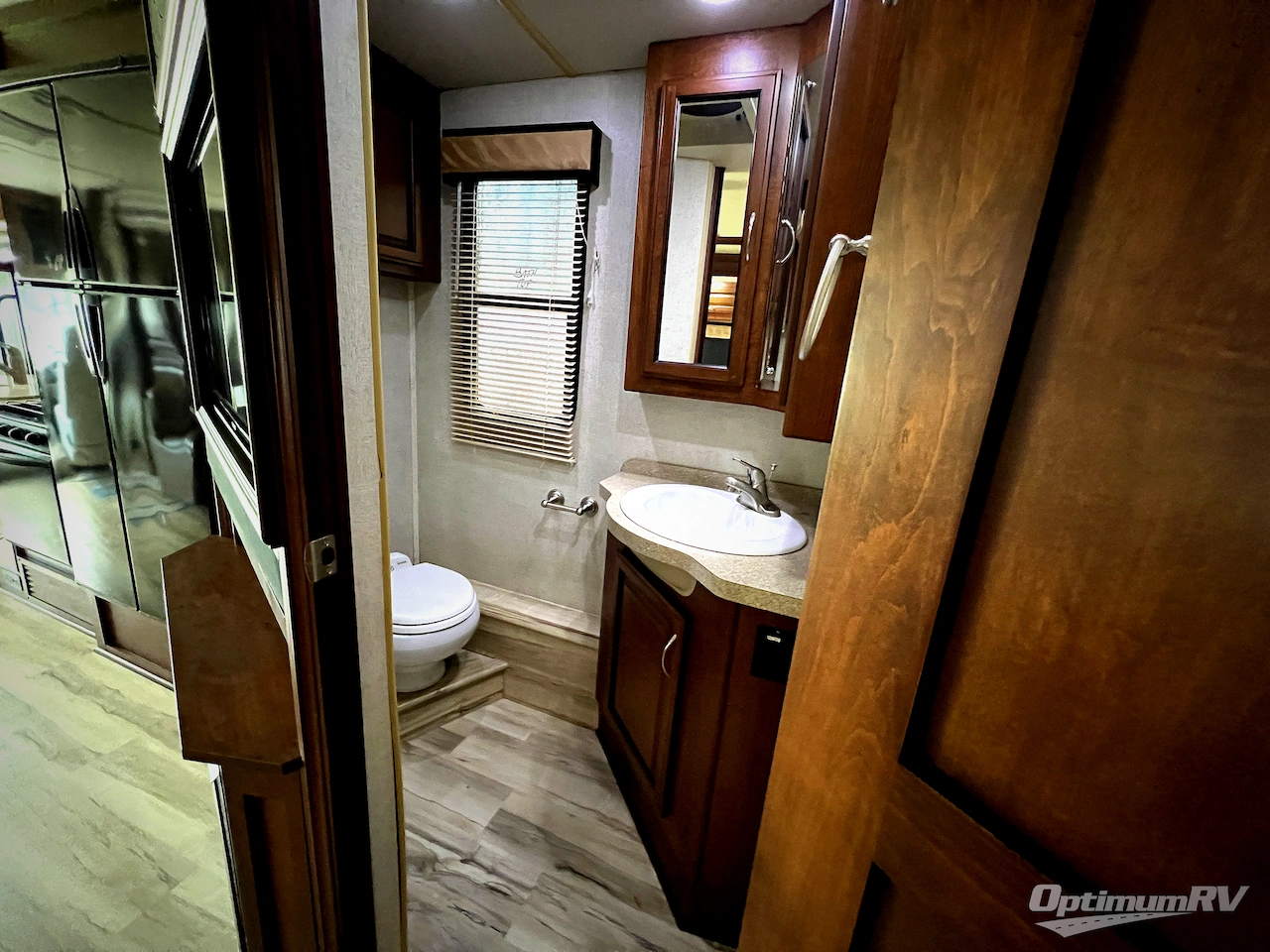 2012 Fleetwood Bounder 35K Photo 16