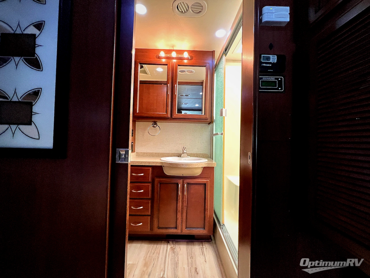 2012 Fleetwood Bounder 35K Photo 22