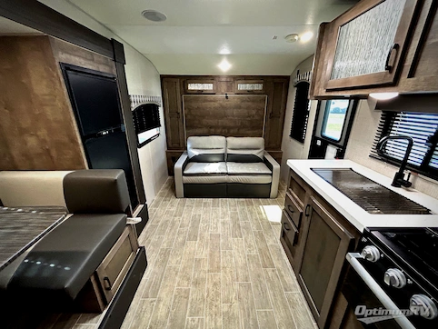 2021 Venture Sonic X SN211VDBX RV Photo 2