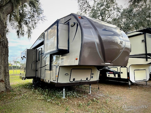 Used 2015 Forest River Flagstaff Classic Super Lite 8528IKWS Featured Photo