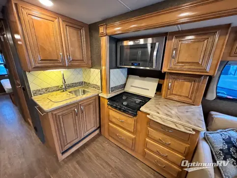 2016 Thor Challenger 36TL RV Photo 3