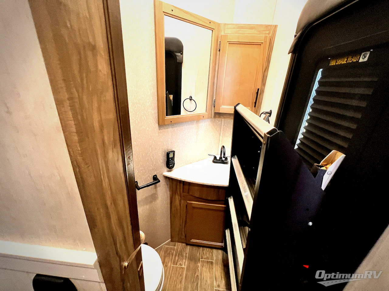 2022 Forest River Cherokee Arctic Wolf Suite 3770 Photo 18