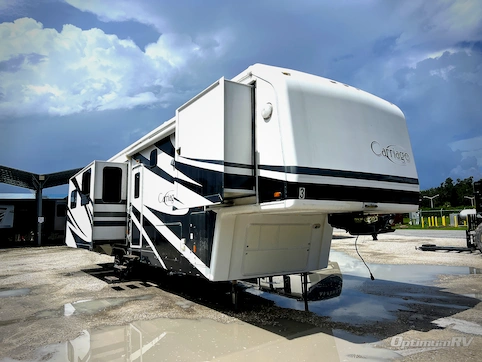 Used 2004 Carriage Cameo 374 Featured Photo