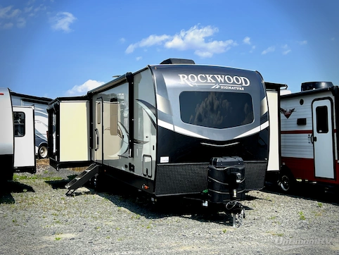 Used 2021 Forest River Rockwood Signature Ultra Lite 8329SB Featured Photo