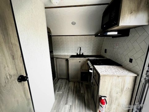 2026 Sunset Park Sun Lite 21TH RV Photo 2