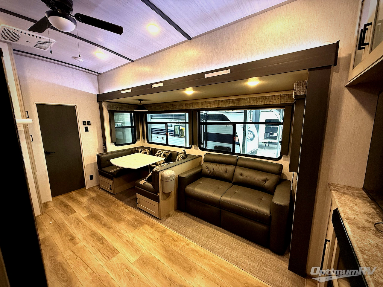 2023 Forest River Salem Hemisphere 356QB Photo 4