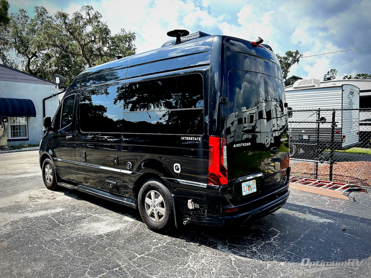 2022 Airstream Interstate Nineteen Std. Model Photo 3