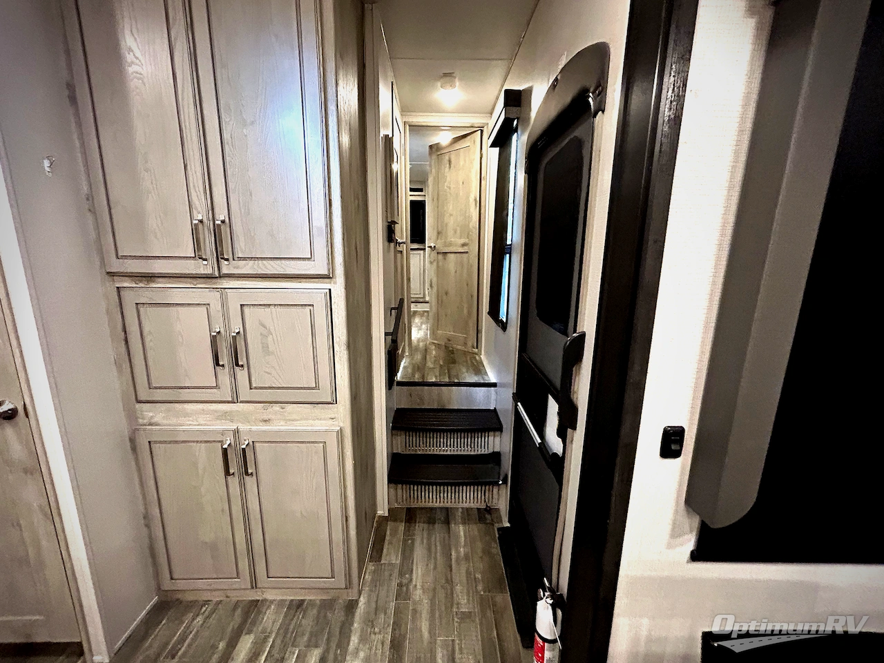 2022 Keystone Avalanche 312RS Photo 7