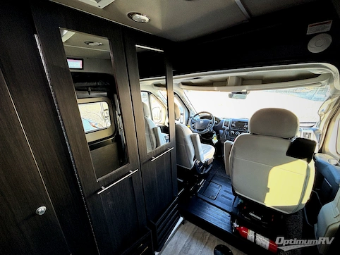 2022 Roadtrek Roadtrek CHASE RV Photo 2