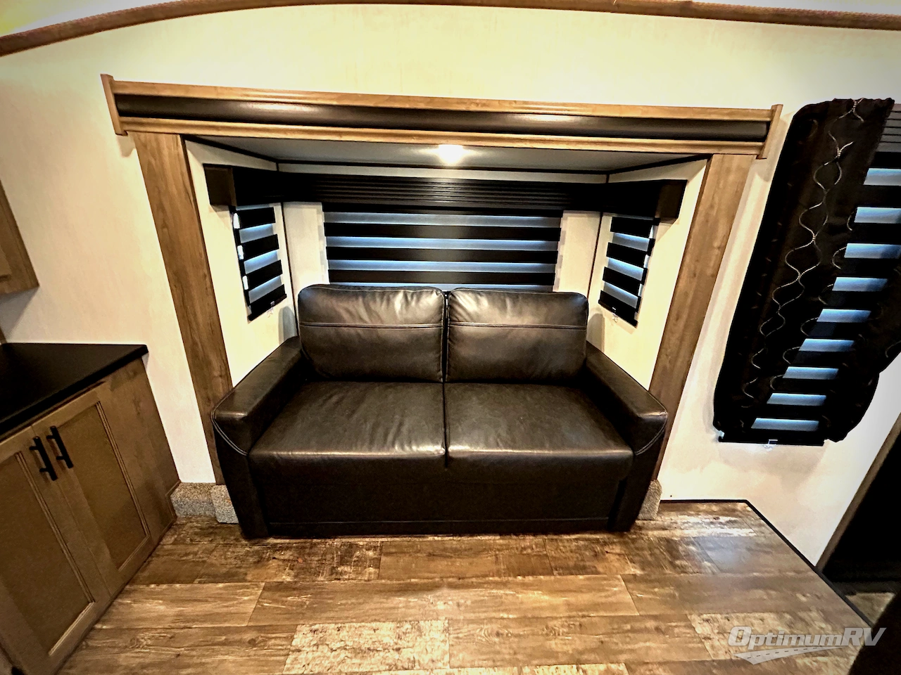 2022 Forest River Sabre 37FLH Photo 9