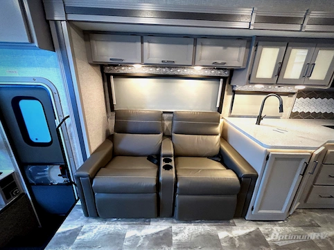 2023 Thor Windsport 34R RV Photo 3