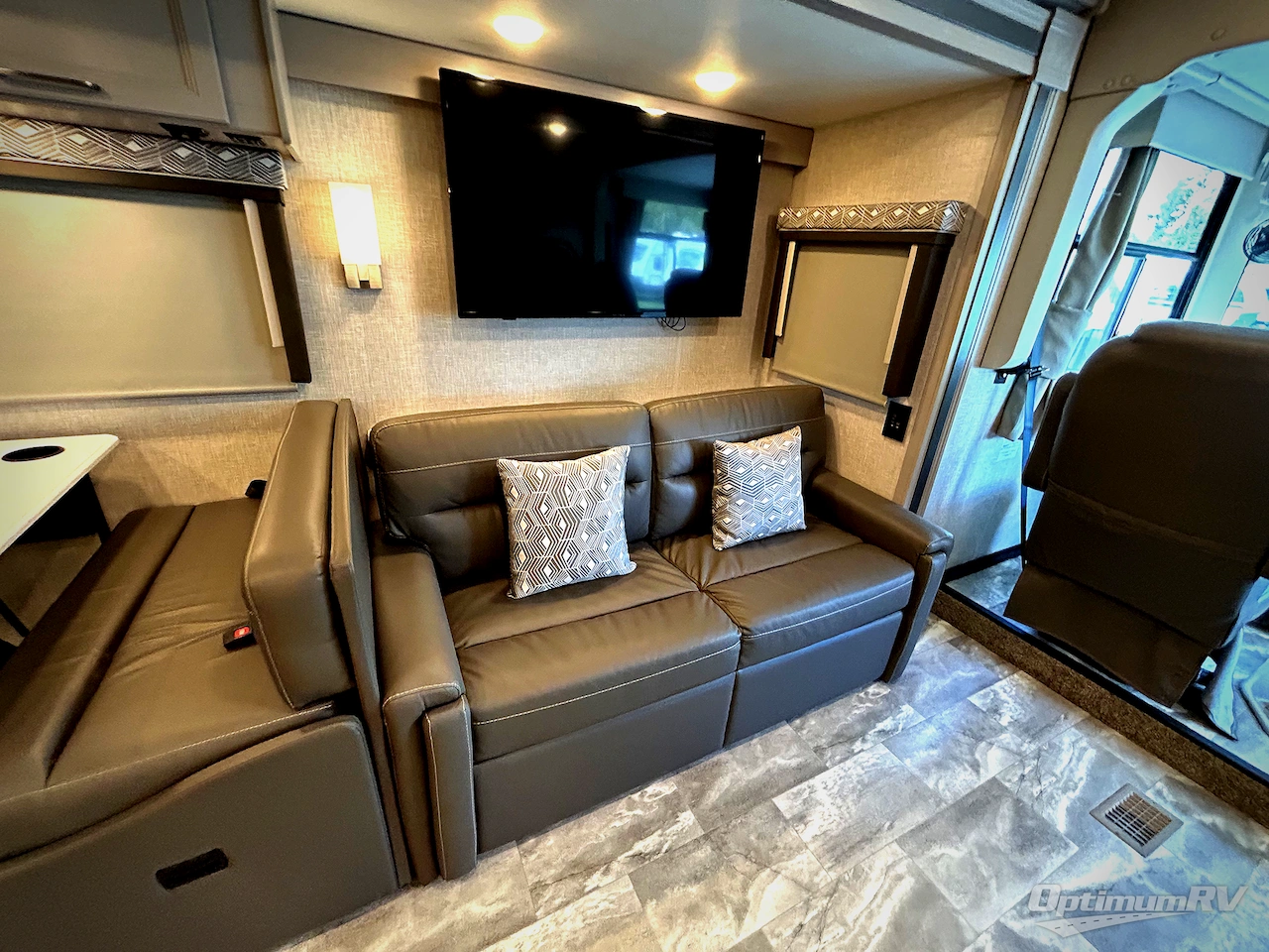 2023 Thor Windsport 34R Photo 8