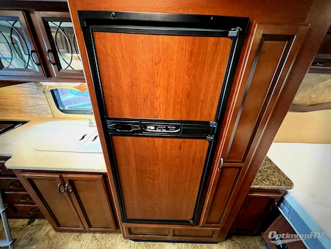 2015 Thor Hurricane 27K RV Photo 3
