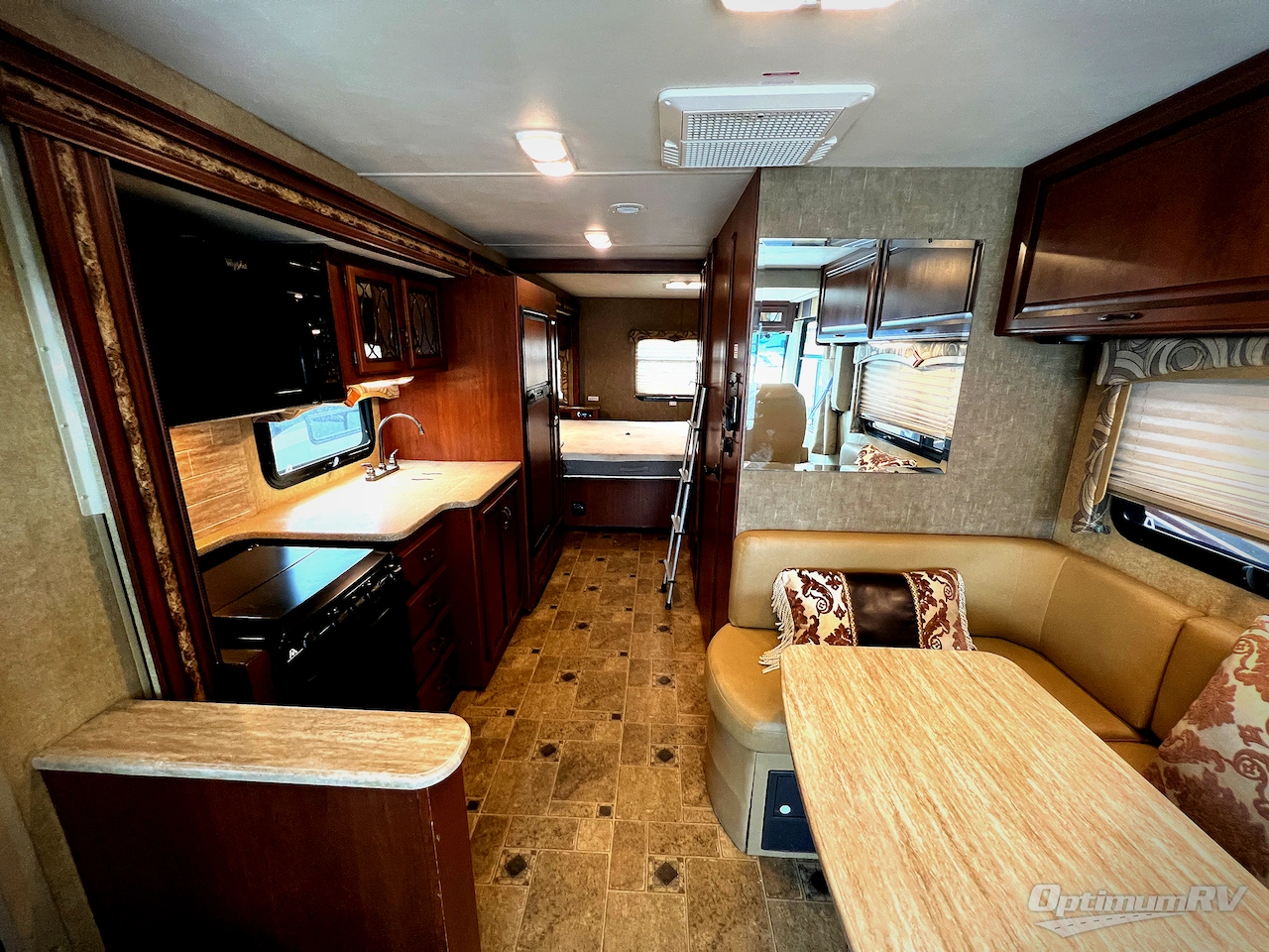 2015 Thor Hurricane 27K Photo 5