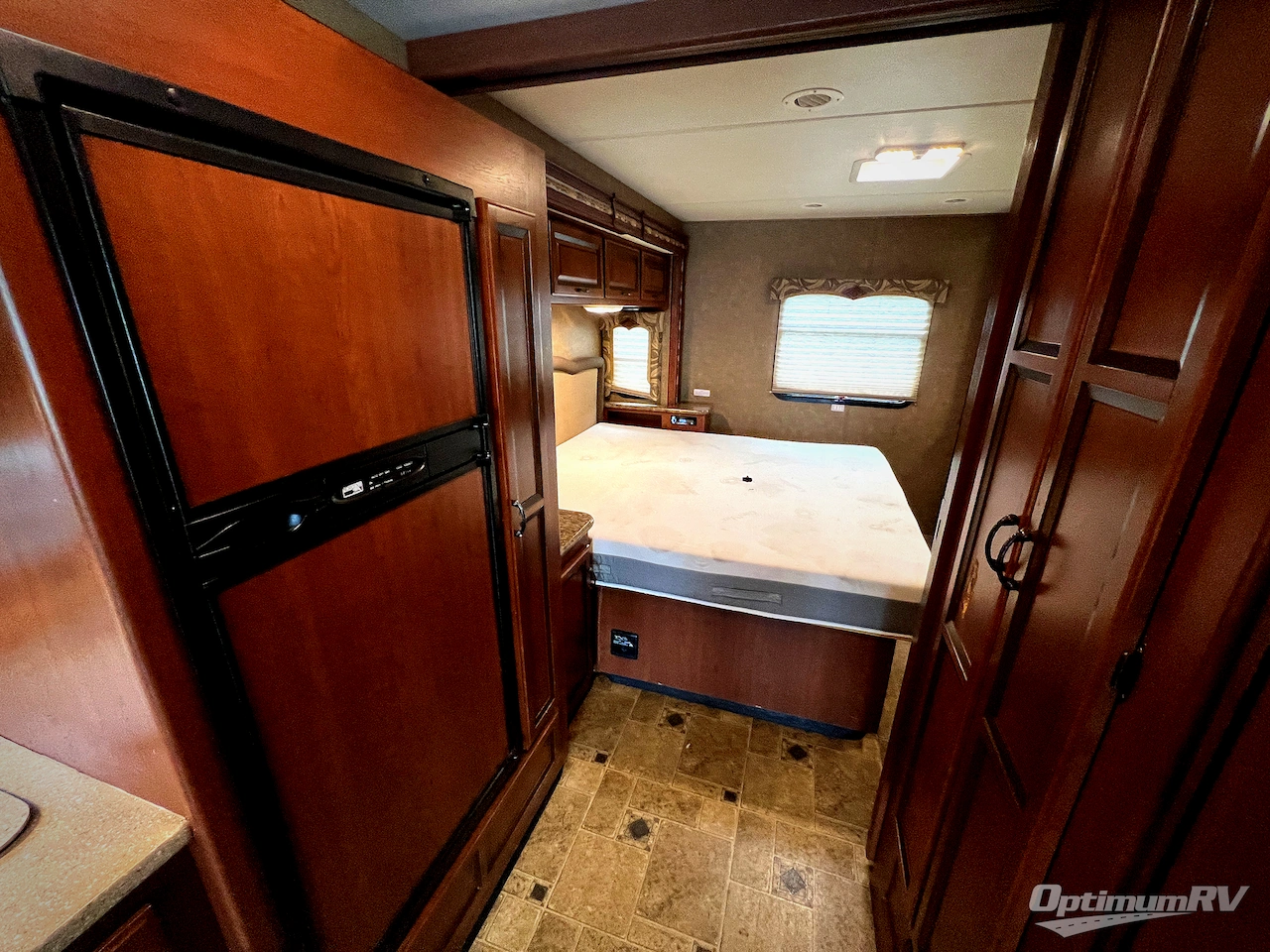 2015 Thor Hurricane 27K Photo 18