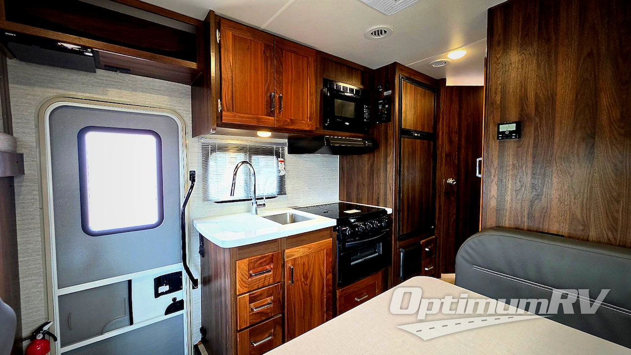 2024 Winnebago Minnie Winnie 22M Photo 5