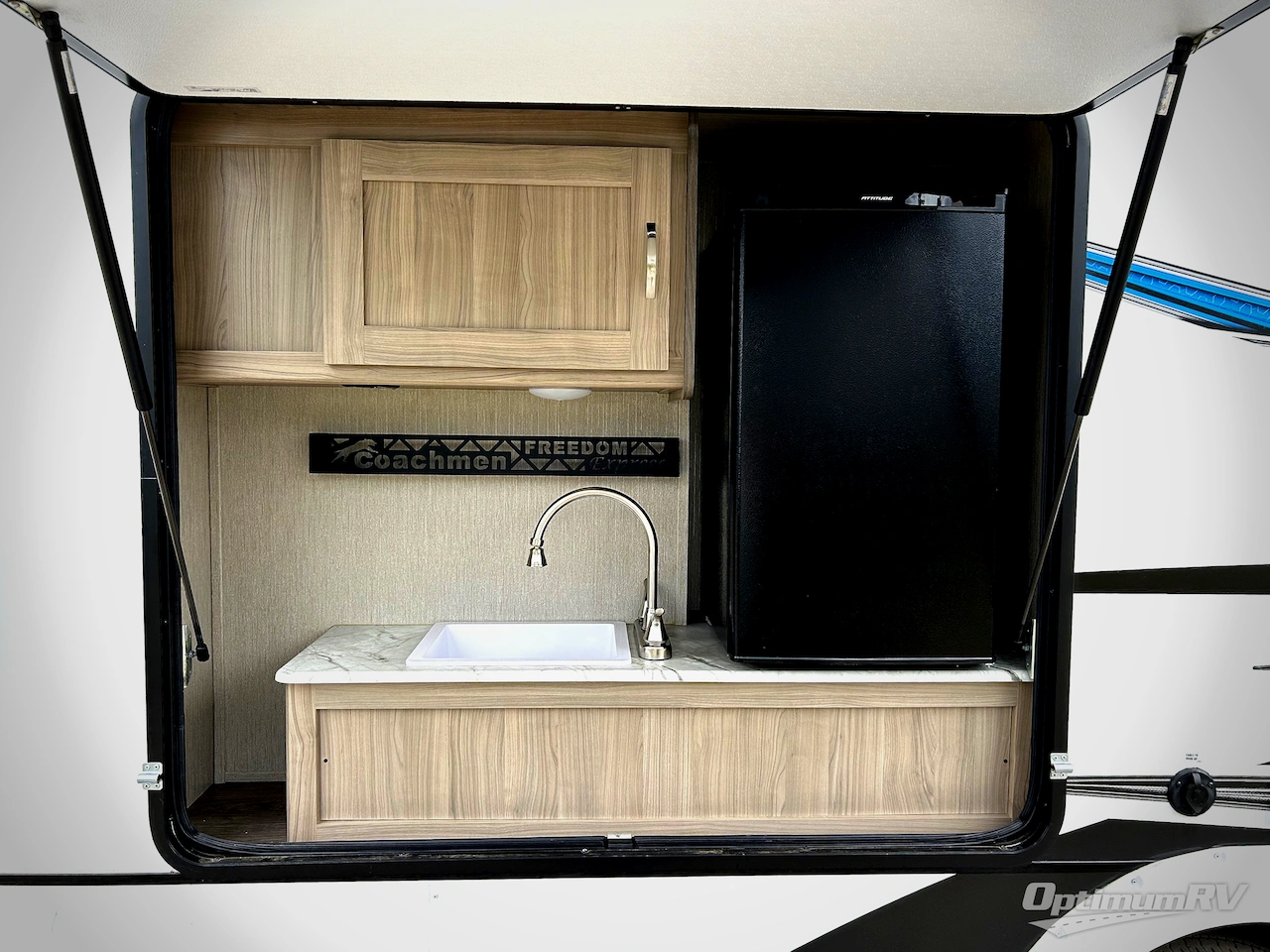 2021 Coachmen Freedom Express Ultra Lite 259FKDS Photo 16