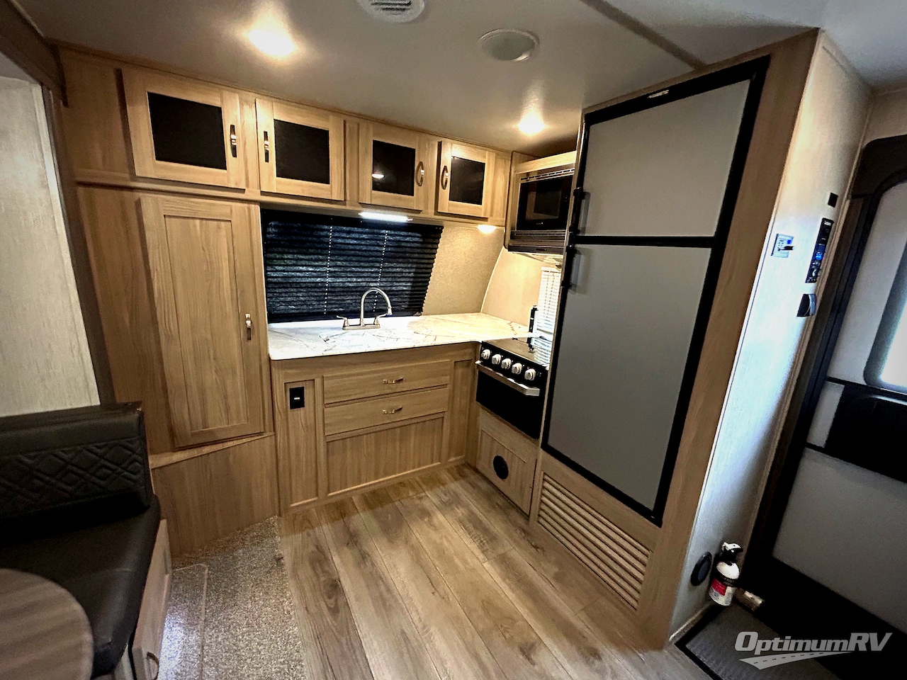 2021 Coachmen Freedom Express Ultra Lite 259FKDS Photo 6