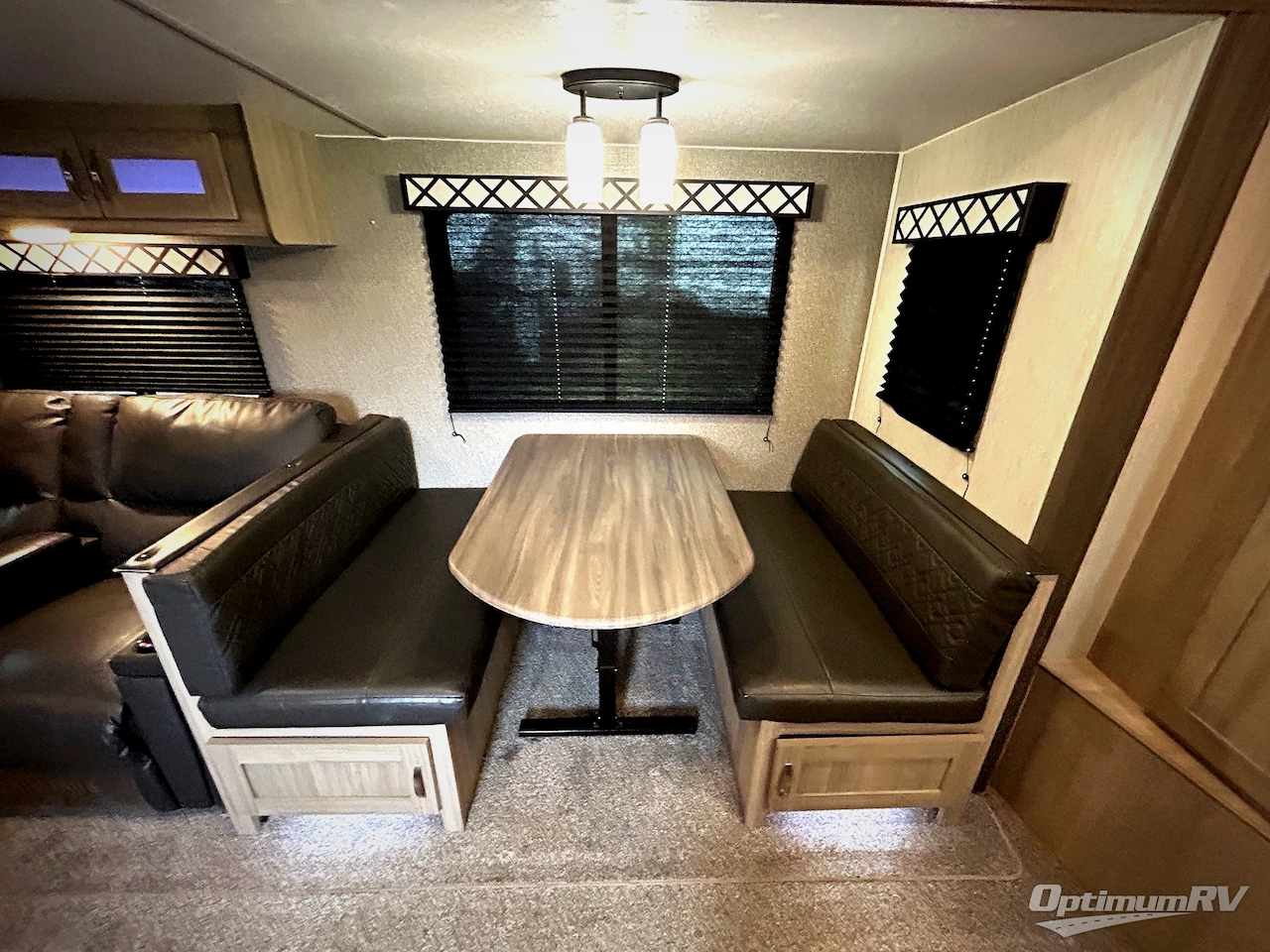 2021 Coachmen Freedom Express Ultra Lite 259FKDS Photo 8