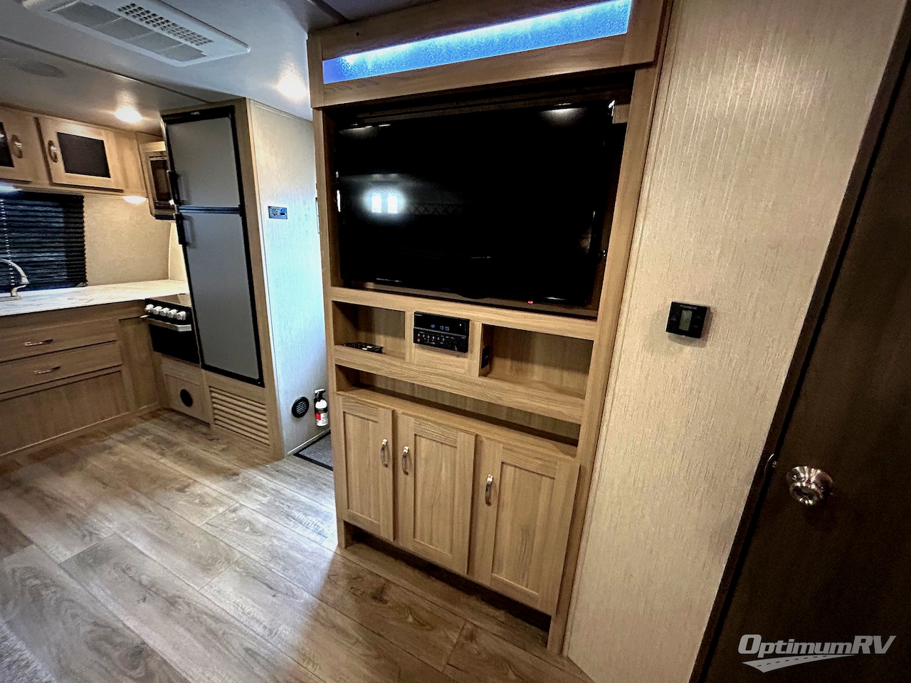 2021 Coachmen Freedom Express Ultra Lite 259FKDS Photo 10