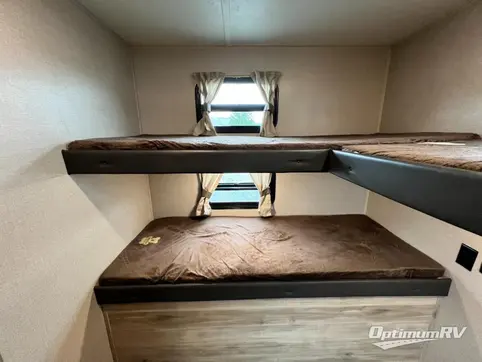 2020 Coachmen Catalina Legacy Edition 293QBCK RV Photo 3