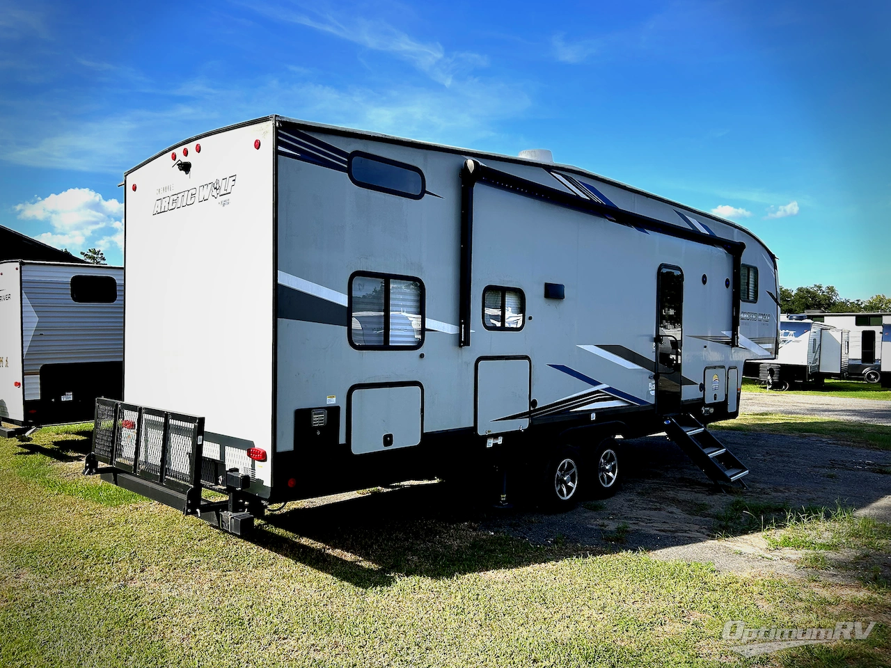 2022 Forest River Cherokee Arctic Wolf 287BH Photo 2